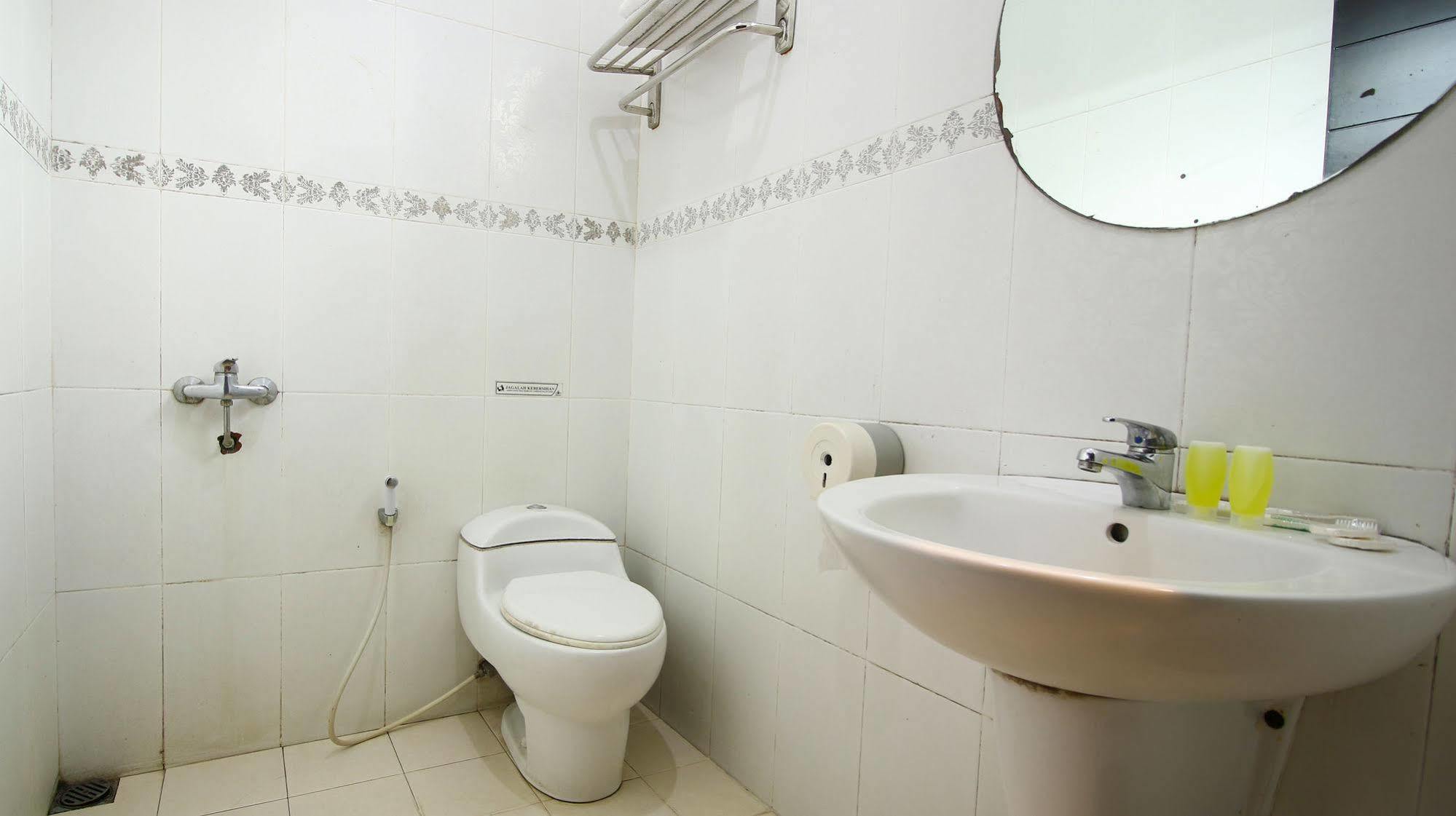 Zen Rooms Grand Hotel Lembang Exterior photo