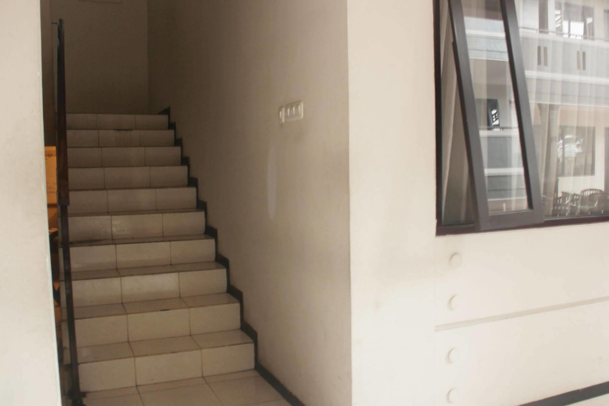 Zen Rooms Grand Hotel Lembang Exterior photo